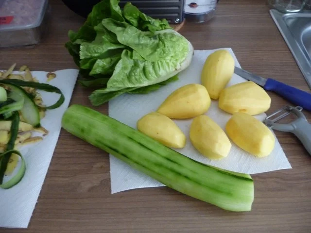 Rezept: Fixe Küche : Pizza - Fleischkäse an Salzkartoffeln und Salaten Bild Nr. 4 Fixe Küche : Pizza - Fleischkäse an Salzkartoffeln und Salaten - Rezept - Bild Nr. 4