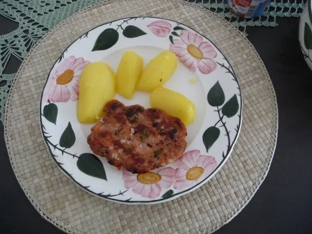 Rezept: Fixe Küche : Pizza - Fleischkäse an Salzkartoffeln und Salaten Bild Nr. 12 Fixe Küche : Pizza - Fleischkäse an Salzkartoffeln und Salaten - Rezept - Bild Nr. 12