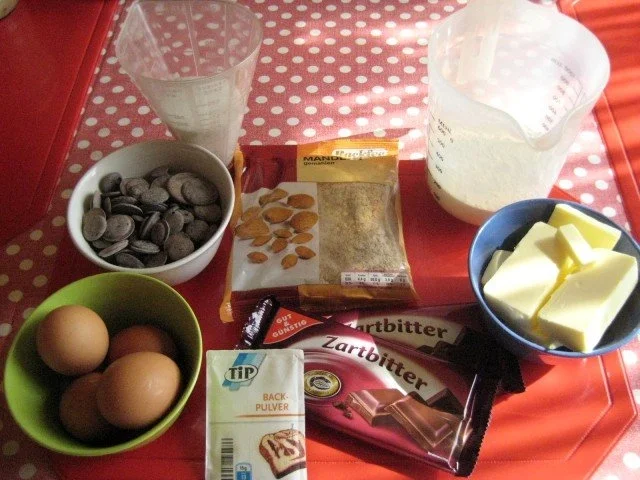 Rezept: Mandel-Schoko-Kuchen Bild Nr. 2 Mandel-Schoko-Kuchen - Rezept - Bild Nr. 2