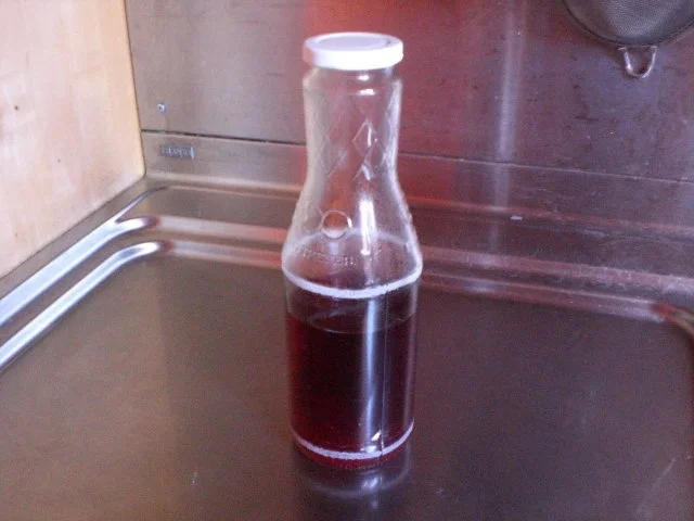 Rezept: Johannisbeer-Essig Bild Nr. 2 Johannisbeer-Essig - Rezept - Bild Nr. 2