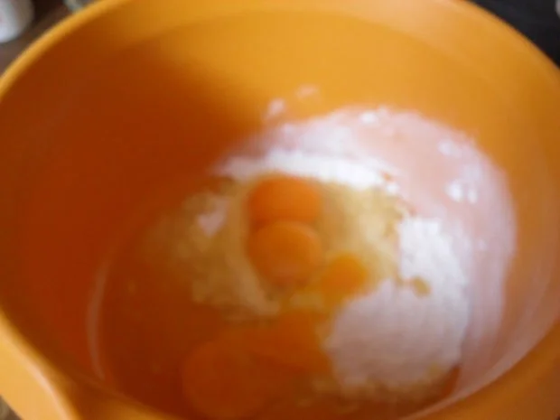 Rezept: Kuchen: Apfelkuchen mit Sahne-Weißwein-Guss Bild Nr. 2 Kuchen: Apfelkuchen mit Sahne-Weißwein-Guss - Rezept - Bild Nr. 2