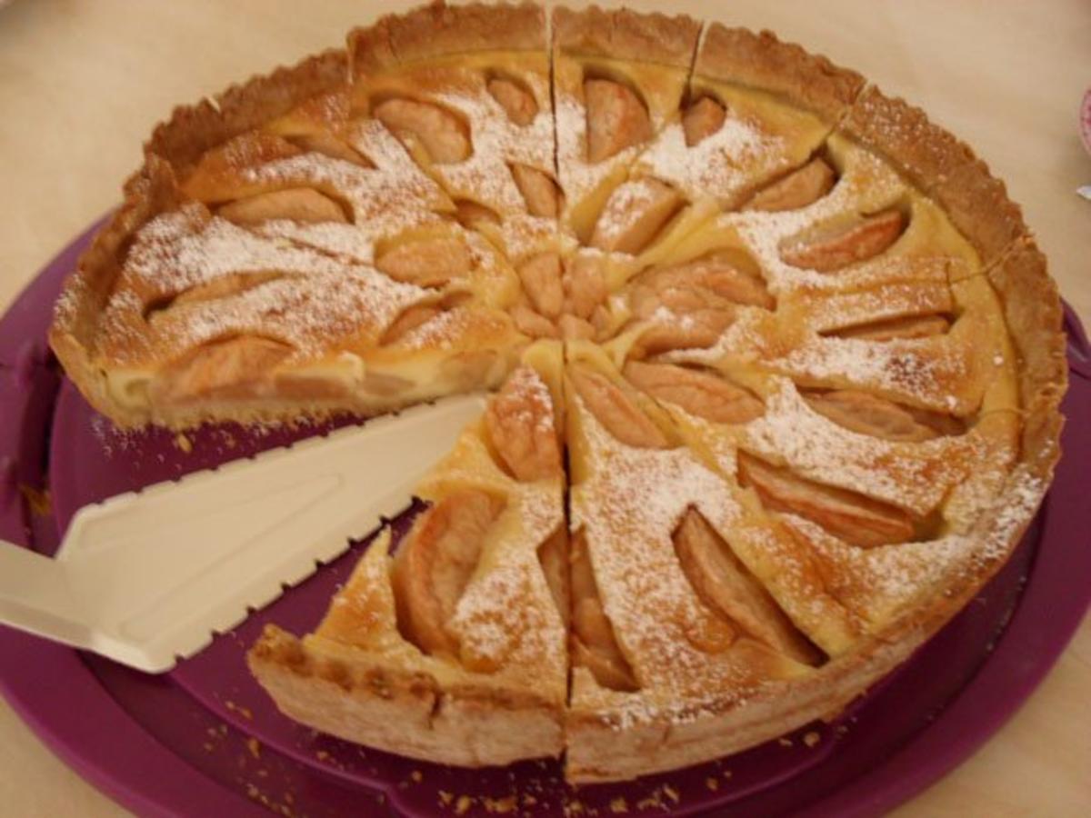 Kuchen: Apfelkuchen mit Sahne-Weißwein-Guss - Rezept - kochbar.de