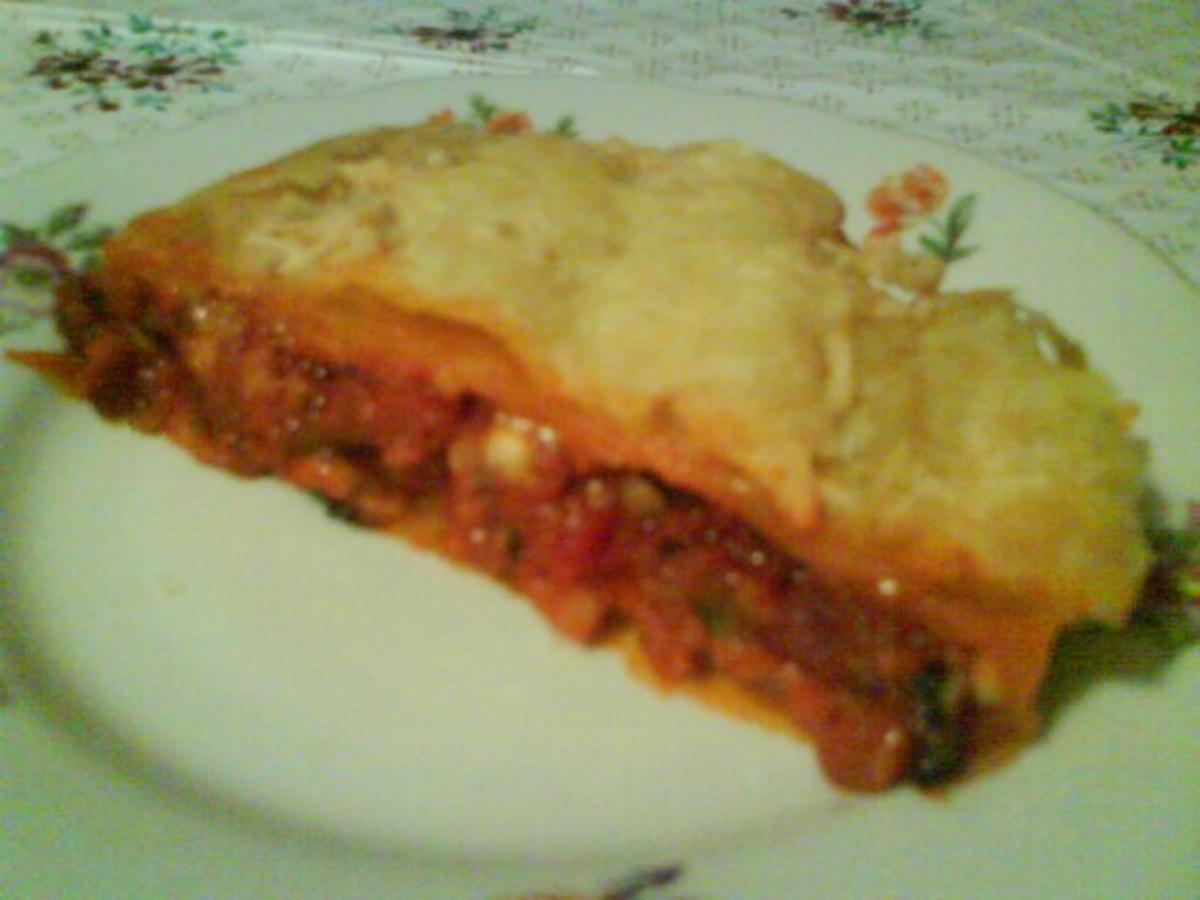 Pizzastrudel mit Blätterteig und Chili Salami - Rezept mit Bild ...