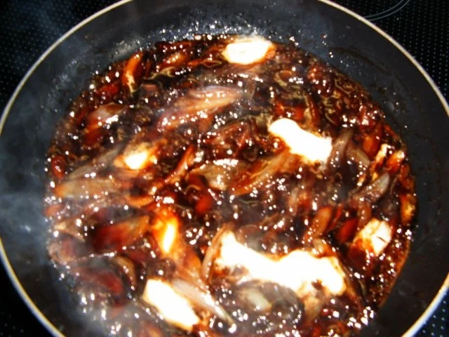 Rezept: Portwein-Balsamico-Zwiebeln Portwein-Balsamico-Zwiebeln - Rezept