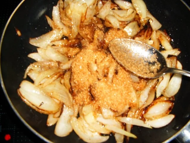 Rezept: Portwein-Balsamico-Zwiebeln Bild Nr. 4 Portwein-Balsamico-Zwiebeln - Rezept - Bild Nr. 4