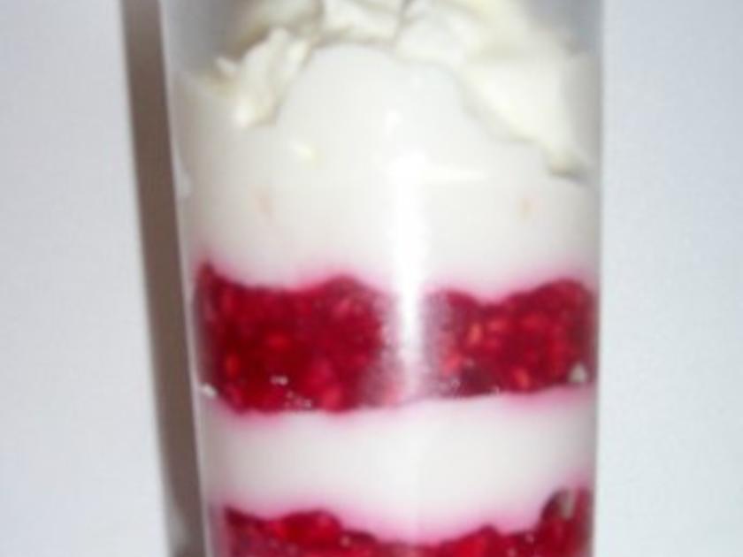 Dessert: Himbeer-Joghurt-Schichtdessert - Rezept - kochbar.de
