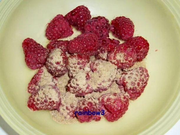 Rezept: Dessert: Himbeer-Joghurt-Schichtdessert Bild Nr. 3 Dessert: Himbeer-Joghurt-Schichtdessert - Rezept - Bild Nr. 3