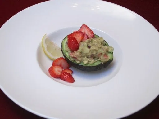 Gefüllte Avocados mit Erdbeer-Chili - Rezept