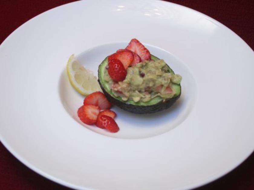 Gefüllte Avocados mit Erdbeer Chili - schnell &amp; einfach - von Das ...