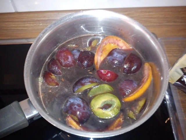 Rezept: Topfentorte mit Zwetschkenkompott ( Quarktorte mit Pflaumenkompott :-) ) Bild Nr. 8 Topfentorte mit Zwetschkenkompott ( Quarktorte mit Pflaumenkompott :-) ) - Rezept - Bild Nr. 8