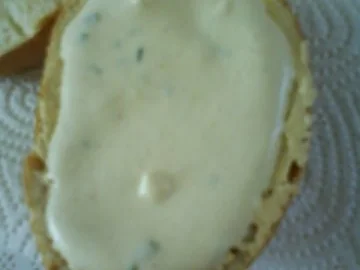 Bratwurstschneckchen mit Gurkendip - Rezept - Bild Nr. 3