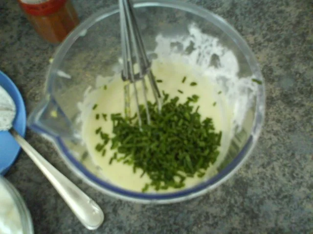 Bratwurstschneckchen mit Gurkendip - Rezept - Bild Nr. 9