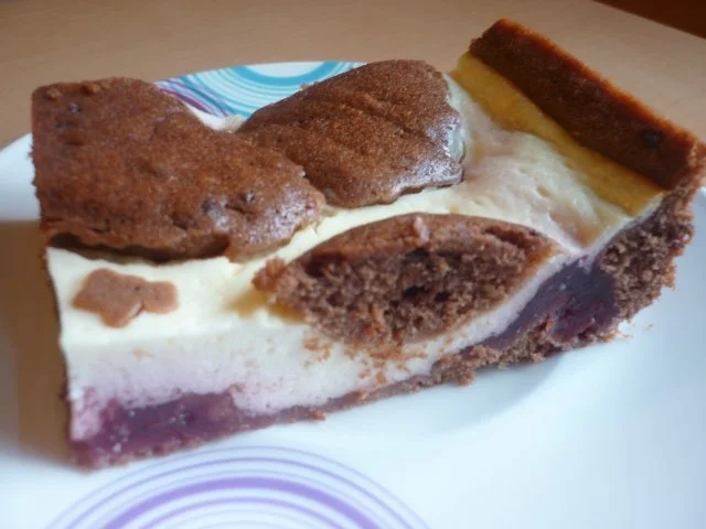 Rezept: Kirsch-Schoko-Quark-Schnitten Kirsch-Schoko-Quark-Schnitten - Rezept