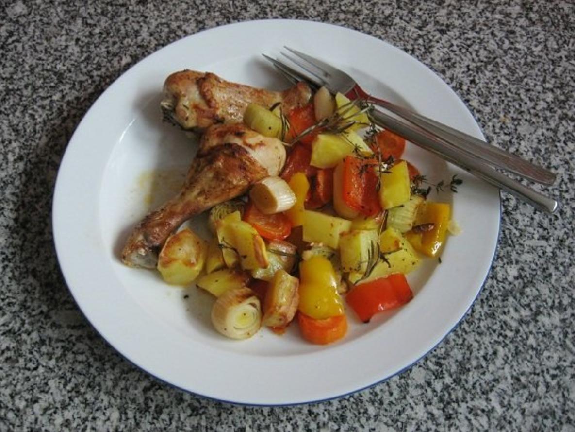 Hähnchenkeulen mit Gemüse aus dem Backofen - einfach - von Waldbeere