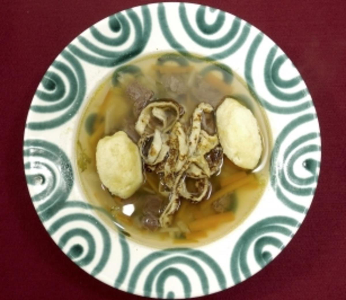 Suppe mit Frittaten und Grießnockerl (Andrea Spatzek) - Rezept