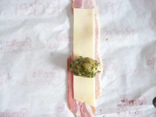 Rezept: Oliven im Speckmantel Bild Nr. 3 Oliven im Speckmantel - Rezept - Bild Nr. 3