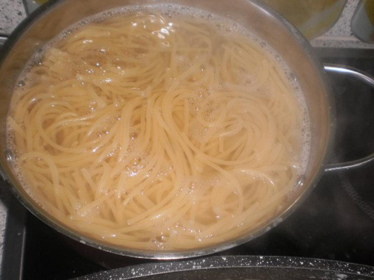 Spaghetti mit Pilz-Rahm - Rezept - Bild Nr. 15