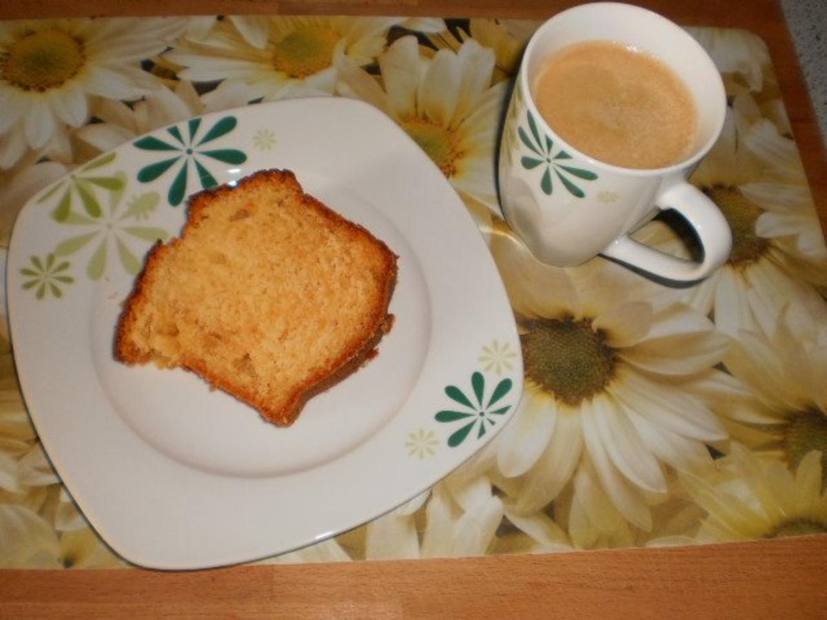 Bilder für Joghurt-Zitronen-Napfkuchen - Rezept