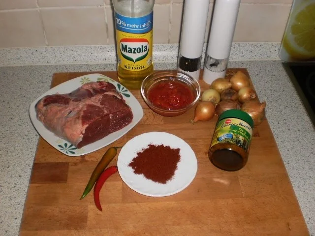 Gulasch - Feurig- scharf mit Chilischoten & Tomaten - Rezept - Bild Nr. 2