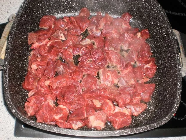 Gulasch - Feurig- scharf mit Chilischoten & Tomaten - Rezept - Bild Nr. 4