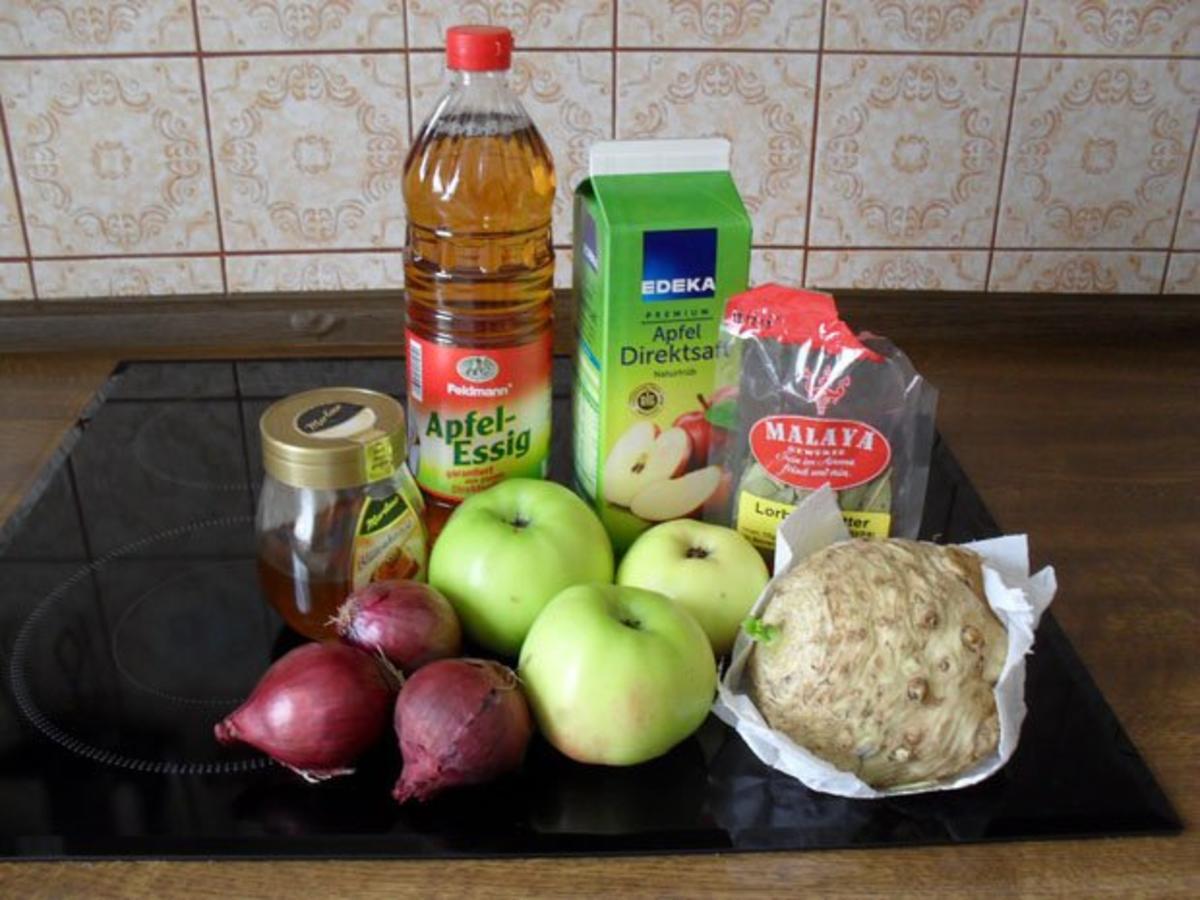 Apfel-Chutney mit Zwiebeln und Sellerie - Rezept