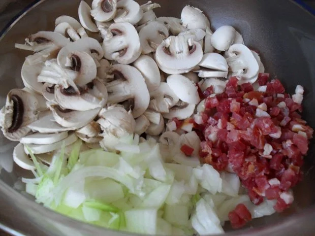 Rezept: Rinderrouladen mit Champignon-Füllung Bild Nr. 2 Rinderrouladen mit Champignon-Füllung - Rezept - Bild Nr. 2