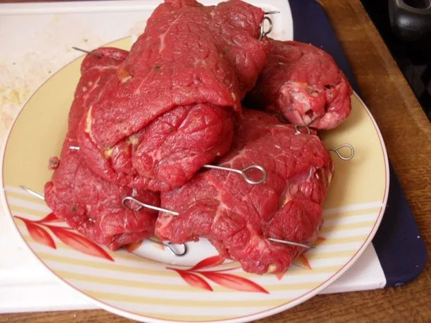 Rezept: Rinderrouladen mit Champignon-Füllung Bild Nr. 8 Rinderrouladen mit Champignon-Füllung - Rezept - Bild Nr. 8