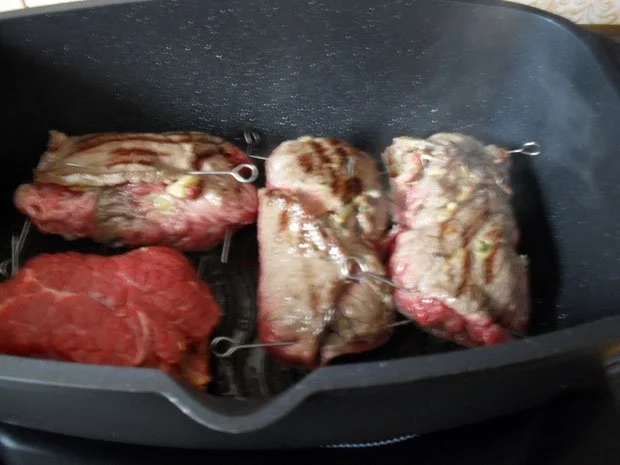 Rezept: Rinderrouladen mit Champignon-Füllung Bild Nr. 9 Rinderrouladen mit Champignon-Füllung - Rezept - Bild Nr. 9