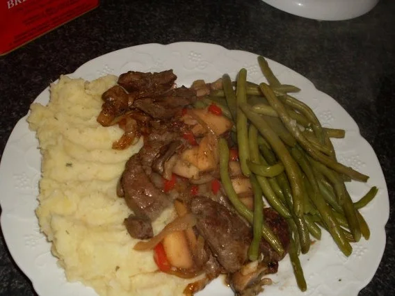 Rinderleber " GERMANIA "  mit Grünen Bohnen .... - Rezept