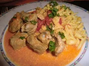 Rezept: Puten - Paprikagulasch an Spรคtzle Puten - Paprikagulasch an Spรคtzle - Rezept