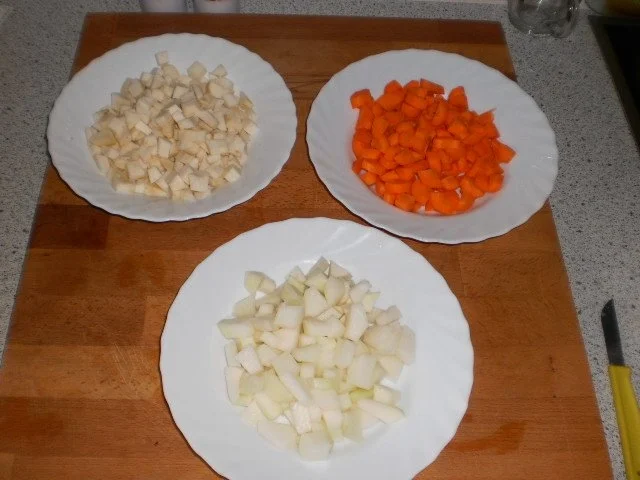 Rezept: Bunter Geflügeleintopf mit feinen Kräuter-Graupen Bild Nr. 4 Bunter Geflügeleintopf mit feinen Kräuter-Graupen - Rezept - Bild Nr. 4