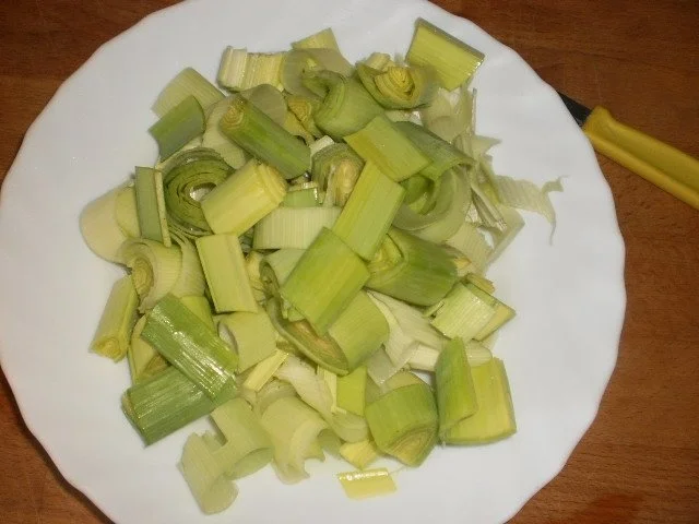 Rezept: Bunter Geflügeleintopf mit feinen Kräuter-Graupen Bild Nr. 5 Bunter Geflügeleintopf mit feinen Kräuter-Graupen - Rezept - Bild Nr. 5