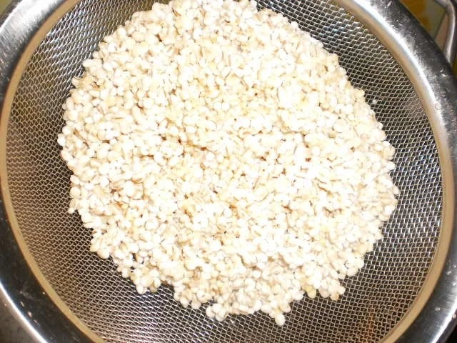 Rezept: Bunter Geflügeleintopf mit feinen Kräuter-Graupen Bild Nr. 7 Bunter Geflügeleintopf mit feinen Kräuter-Graupen - Rezept - Bild Nr. 7