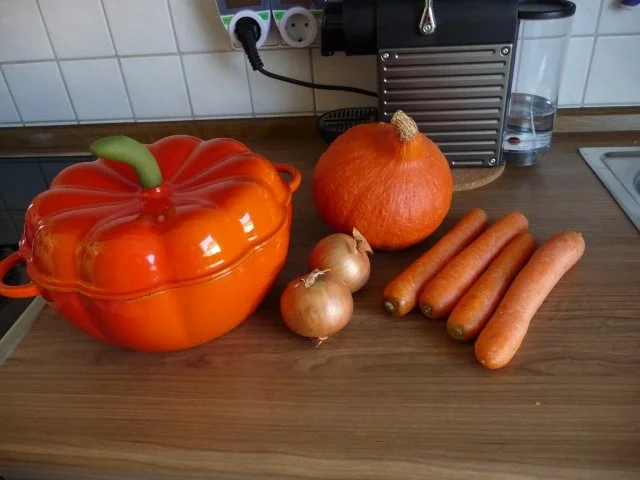 Rezept: Suppen & Eintopf : Kürbissuppe, meine erste 2011 Bild Nr. 2 Suppen & Eintopf : Kürbissuppe, meine erste 2011 - Rezept - Bild Nr. 2