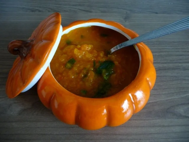 Rezept: Suppen & Eintopf : Kürbissuppe, meine erste 2011 Bild Nr. 18 Suppen & Eintopf : Kürbissuppe, meine erste 2011 - Rezept - Bild Nr. 18