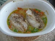 Rezept: Fisch : Rotbarschfilet auf Gemรผse Fisch : Rotbarschfilet auf Gemรผse - Rezept