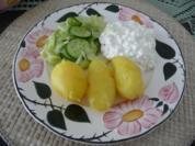 Fixe Küche : Pellkartoffeln mit Kräuterquark und Gurkensalat - Rezept