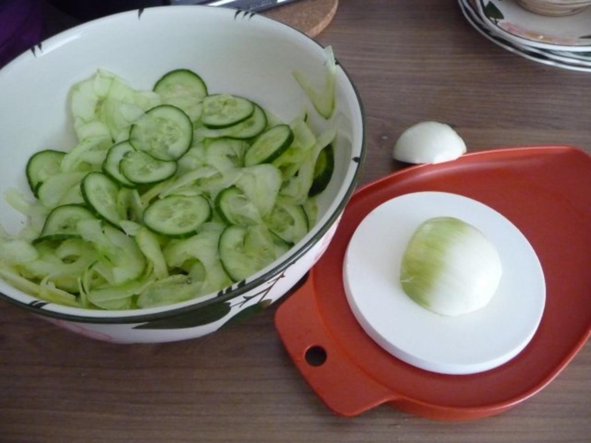 Fixe Küche : Pellkartoffeln mit Kräuterquark und Gurkensalat - Rezept - Bild Nr. 9