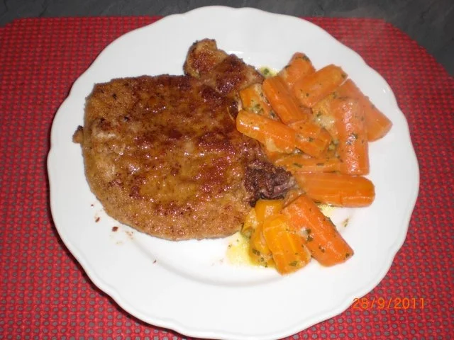 Karottengemüse mit Koteletts - Rezept