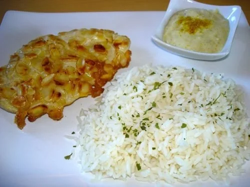 Rezept: Mandelschnitzel mit Bananen-Curry-Soße Bild Nr. 4 Mandelschnitzel mit Bananen-Curry-Soße - Rezept - Bild Nr. 4