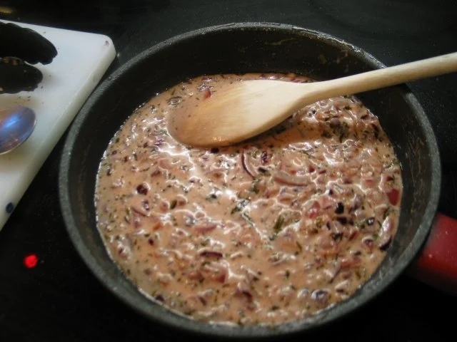 Geflügel: Pouletbrüstchen  mit Zwiebel-Estragon-Sahne, NT - Rezept - Bild Nr. 4