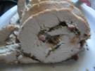 Putenrollbraten mit Frischkäse, gewürztem Pfeffer und Kräutern - Rezept
