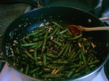 Grüne Bohnen mit Pinienkernen und Sesam - Rezept