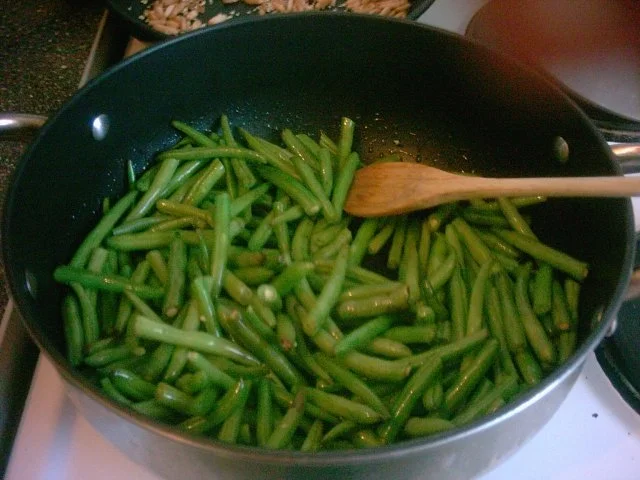 Grüne Bohnen mit Pinienkernen und Sesam - Rezept - Bild Nr. 3