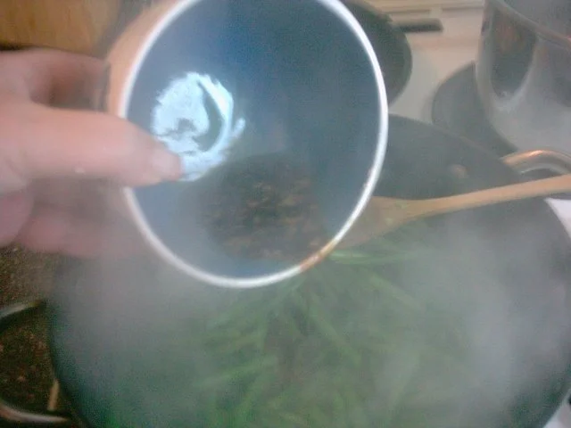 Grüne Bohnen mit Pinienkernen und Sesam - Rezept - Bild Nr. 5