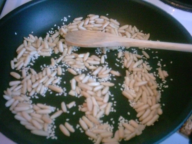 Grüne Bohnen mit Pinienkernen und Sesam - Rezept - Bild Nr. 6