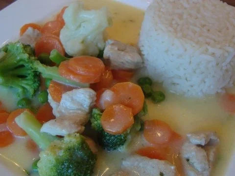 Putengeschnetzeltes in Gemüsesahnesauce - Rezept