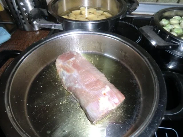 Rezept: Kalbsbraten mit Rosenkohl und Salzkartoffeln Bild Nr. 2 Kalbsbraten mit Rosenkohl und Salzkartoffeln - Rezept - Bild Nr. 2