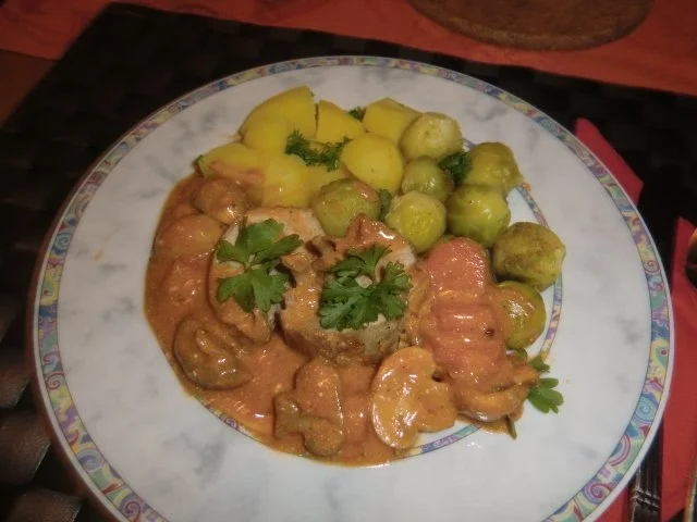 Rezept: Kalbsbraten mit Rosenkohl und Salzkartoffeln Bild Nr. 6 Kalbsbraten mit Rosenkohl und Salzkartoffeln - Rezept - Bild Nr. 6