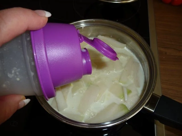 Rezept: Aus dem Backofen : Kohlrabiauflauf mit Knöchelchen Bild Nr. 2 Aus dem Backofen : Kohlrabiauflauf mit Knöchelchen - Rezept - Bild Nr. 2